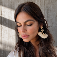 Pendientes claveles Beige