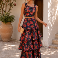 Conjunto Lina estampado floral con falda de volantes azul