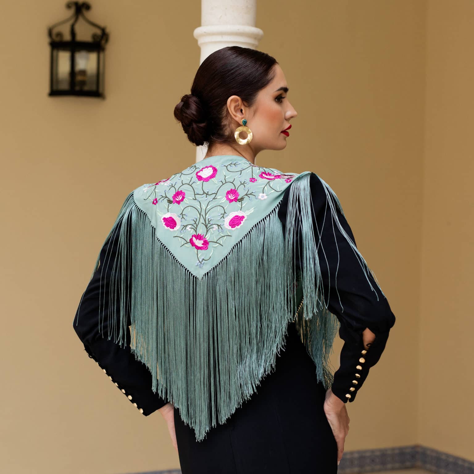 Capa bordada flamenca